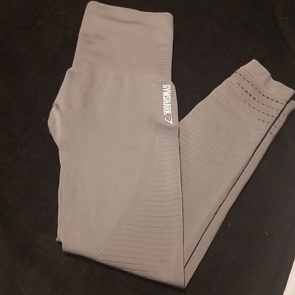 Gymshark grey seamless leggings - Picture 2 of 4